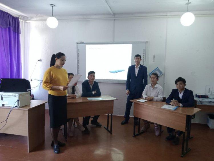 Әлеуметтік желіні пайдалану дұрыс па бұрыс па деген тақырыпта пікірсайыс өтті.  Сайысқа 10сынып оқушылары арасында екі команда шығып жарысты.