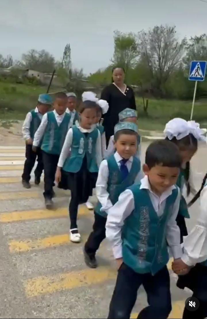 №2 орта мектеп "Жолда жүру ережесі"Бастауыш сынып оқушылары